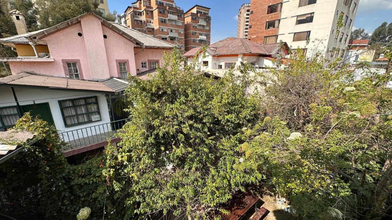 Bed and Breakfast Campus Residencias Quito Exterior foto