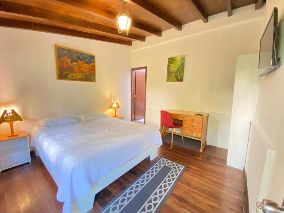 Bed and Breakfast Campus Residencias Quito Exterior foto